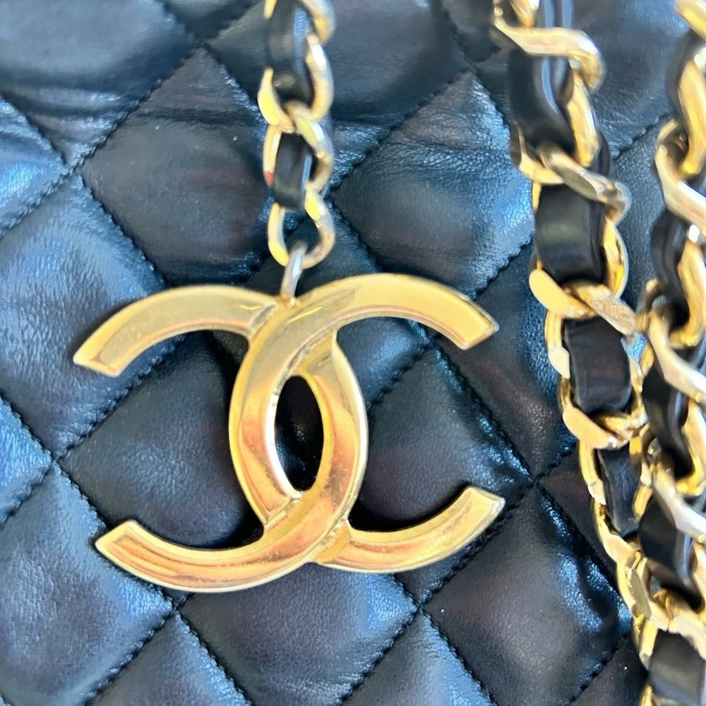 Vintage Chanel 24k Gold Zip Tote - Picture 3 of 15
